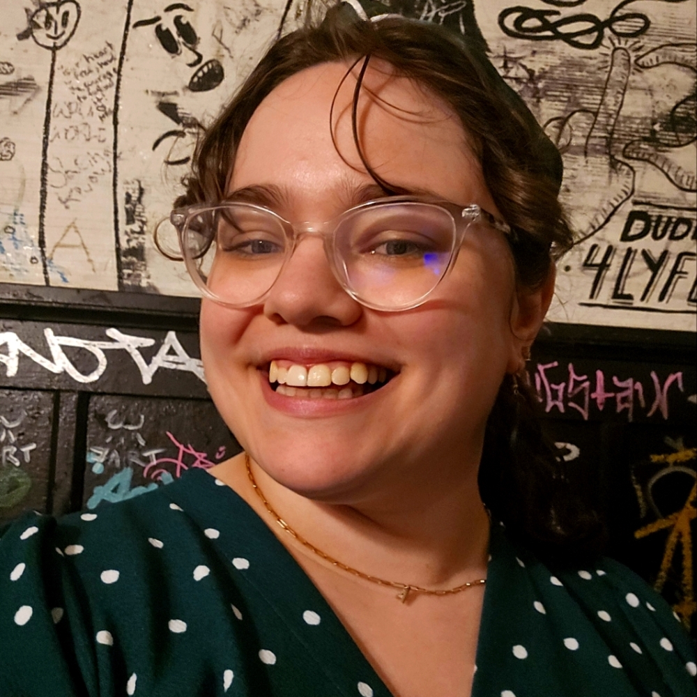 Meet your Posher, Adelia